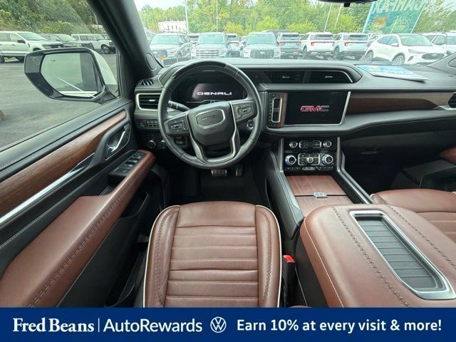 Used 2023 GMC Yukon XL Denali Ultimate AWD/4WD image 26