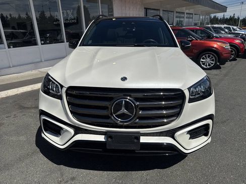 Used 2024 Mercedes-Benz GLS 580 4MATIC w/ Warmth & Comfort Package image 11