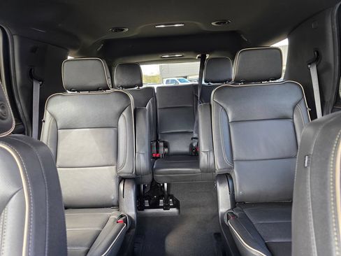 Used 2024 Chevrolet Tahoe Premier AWD/4WD image 43