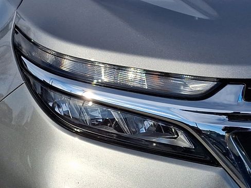 Used 2024 Chevrolet Equinox LS w/ LS Convenience Package image 8