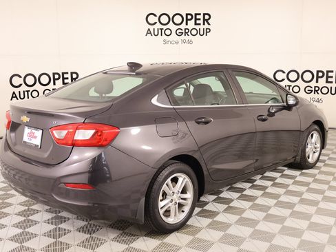 Used 2017 Chevrolet Cruze LT w/ Convenience Package FWD image 20