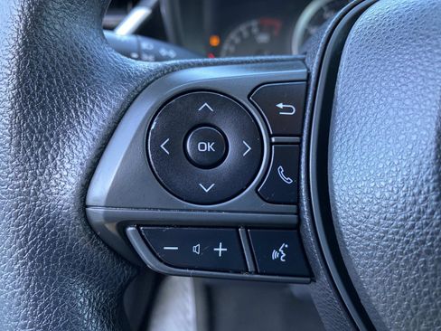 Used 2021 Toyota Corolla LE FWD image 11