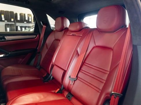 Used 2019 Porsche Cayenne Turbo AWD/4WD image 28