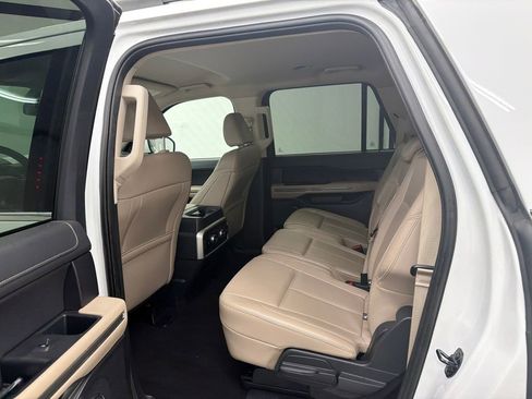 Used 2024 Ford Expedition Max XLT image 23