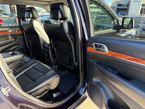 Used 2011 Jeep Grand Cherokee Overland image 16