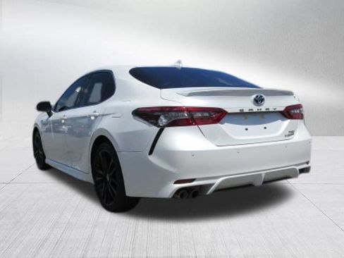 Used 2021 Toyota Camry XSE w/ Navigation Upgrade Package FWD image 5