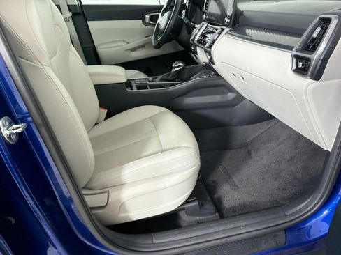 Used 2023 Kia Sorento S w/ Panoramic Sunroof Package FWD image 15