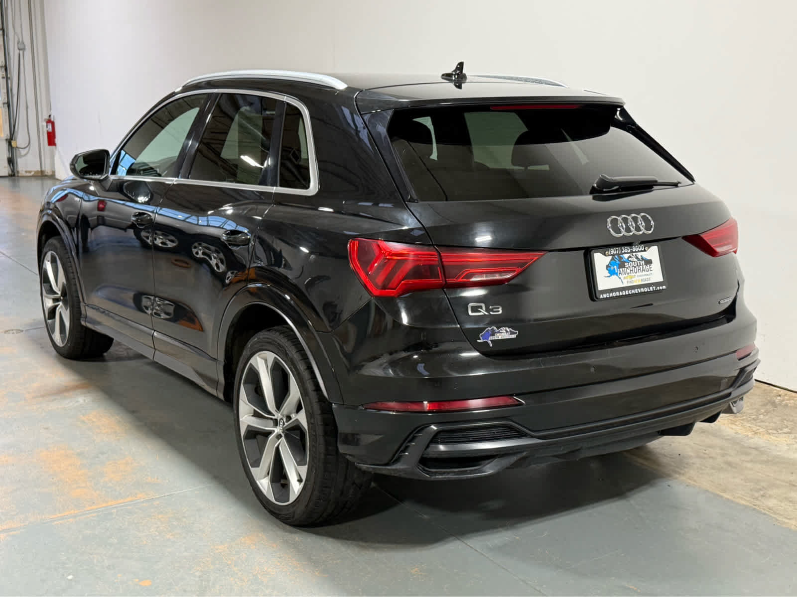 Used 2020 Audi Q3 2.0T Premium Plus w/ Premium Plus Package AWD/4WD image 3