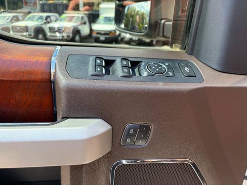 Used 2019 Ford F350 King Ranch w/ King Ranch Ultimate Package AWD/4WD image 27