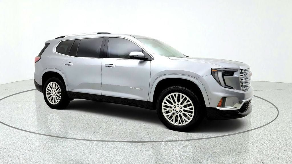 Used 2025 GMC Acadia Denali w/ Super Cruise Package FWD image 3