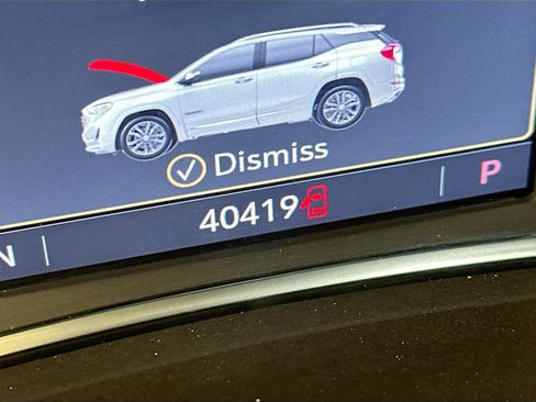 Used 2024 GMC Terrain SLT image 19