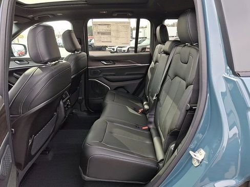 New 2026 Jeep Grand Cherokee Limited AWD/4WD image 13