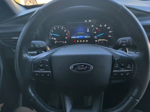 Used 2020 Ford Explorer XLT image 25