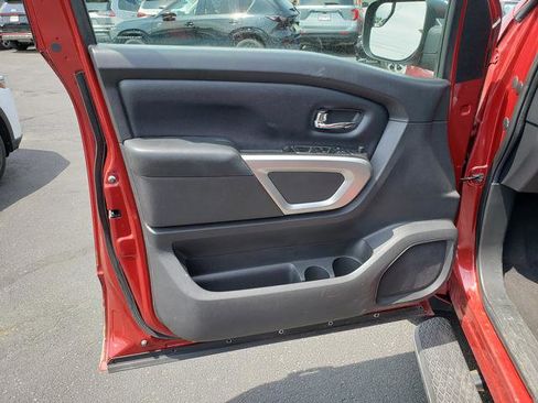 Used 2017 Nissan Titan SV AWD/4WD image 13