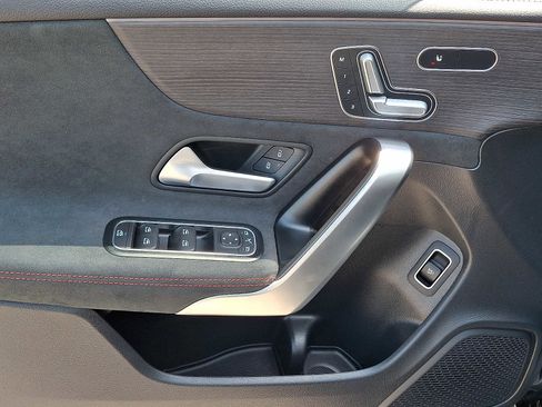 Used 2023 Mercedes-Benz CLA 250 4MATIC image 13
