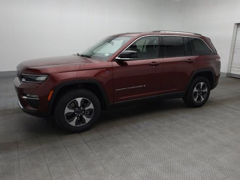 Used 2022 Jeep Grand Cherokee Limited 4xe image 2