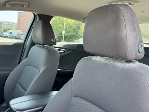 Used 2017 Chevrolet Malibu LT w/ Driver Confidence Package image 10