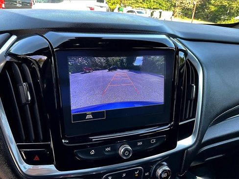 Certified 2022 Chevrolet Traverse LT image 14