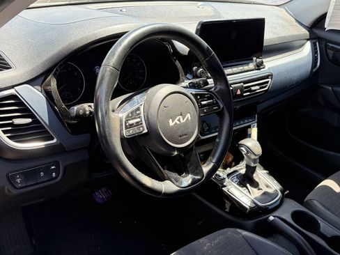 Used 2022 Kia Seltos S FWD image 7