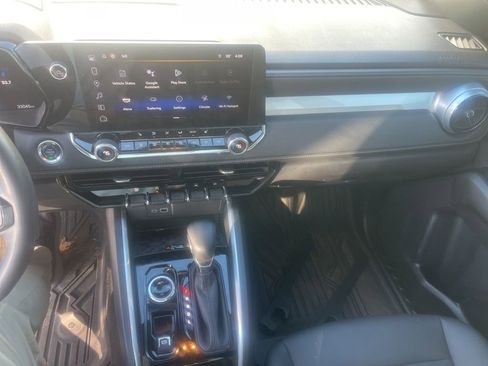 Used 2024 Chevrolet Colorado LT w/ LT Convenience Package III image 23