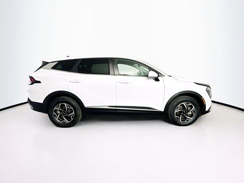 Used 2025 Kia Sportage LX image 10