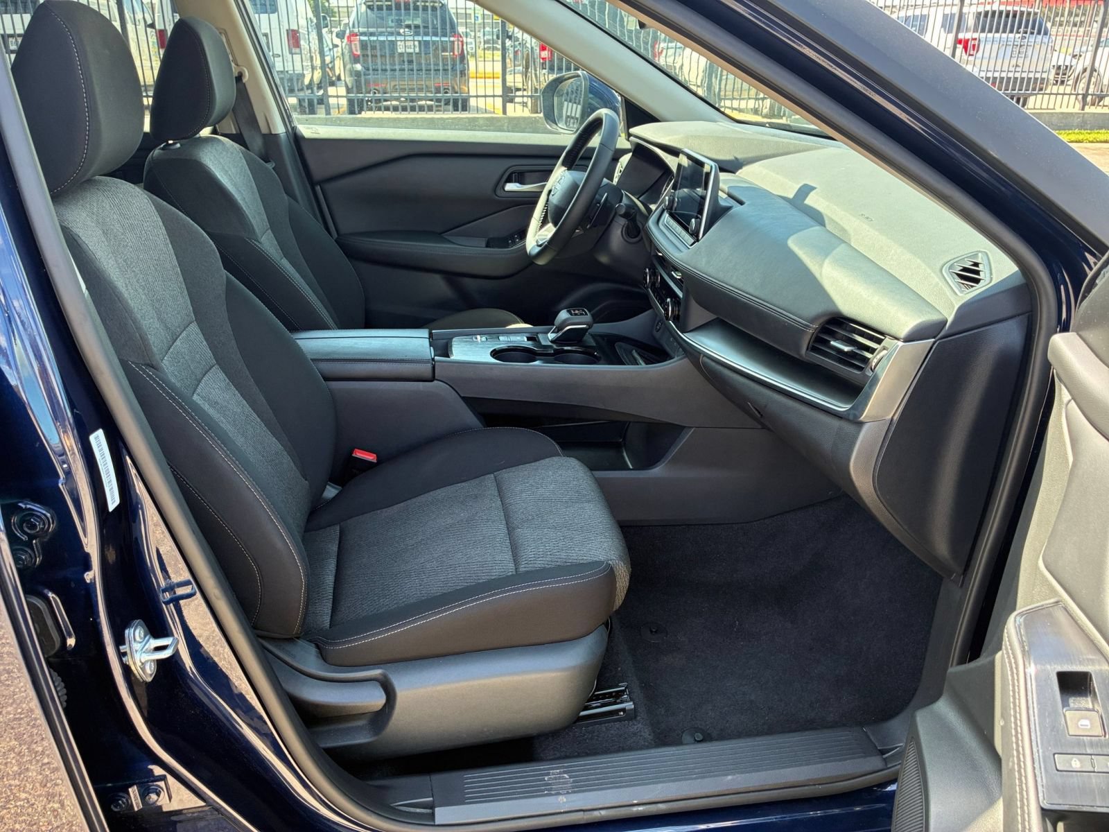 Used 2026 Nissan Rogue SV FWD image 37
