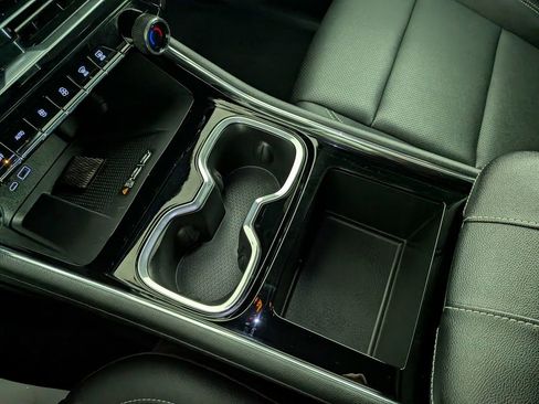 Certified 2025 Chevrolet Traverse LT image 31