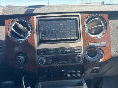 Used 2011 Ford F250 Lariat w/ Lariat Interior Pkg AWD/4WD image 10