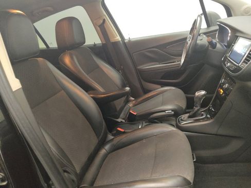Used 2021 Buick Encore Preferred FWD image 21