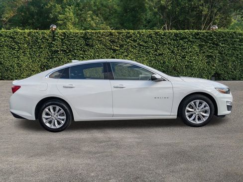 Used 2025 Chevrolet Malibu LT image 3