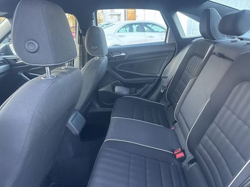 Used 2023 Volkswagen Jetta Sport image 9
