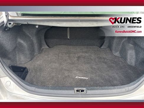 Used 2010 Toyota Camry LE image 32