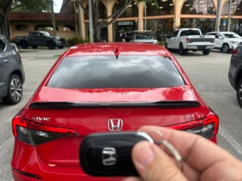 Used 2024 Honda Civic Si image 4