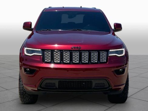 Used 2020 Jeep Grand Cherokee Altitude AWD/4WD image 4