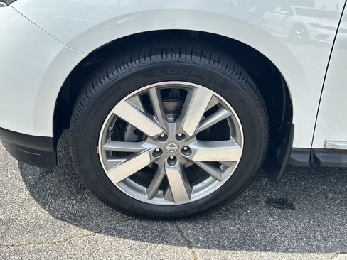 Used 2016 Nissan Pathfinder Platinum AWD/4WD image 11