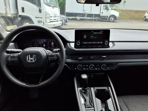 Used 2023 Honda Accord EX image 12