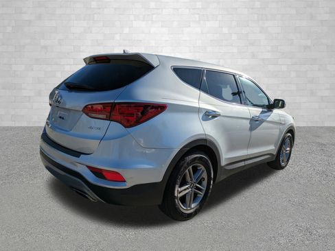 Used 2017 Hyundai Santa Fe Sport image 2