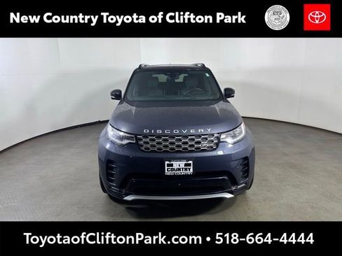 Used 2024 Land Rover Discovery Metropolitan Edition AWD/4WD image 8