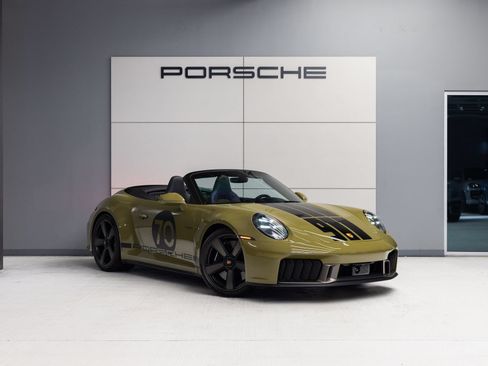 Certified 2026 Porsche 911 GTS RWD image 11