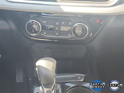 Used 2025 Chevrolet Trax LT w/ Driver Confidence Package image 17