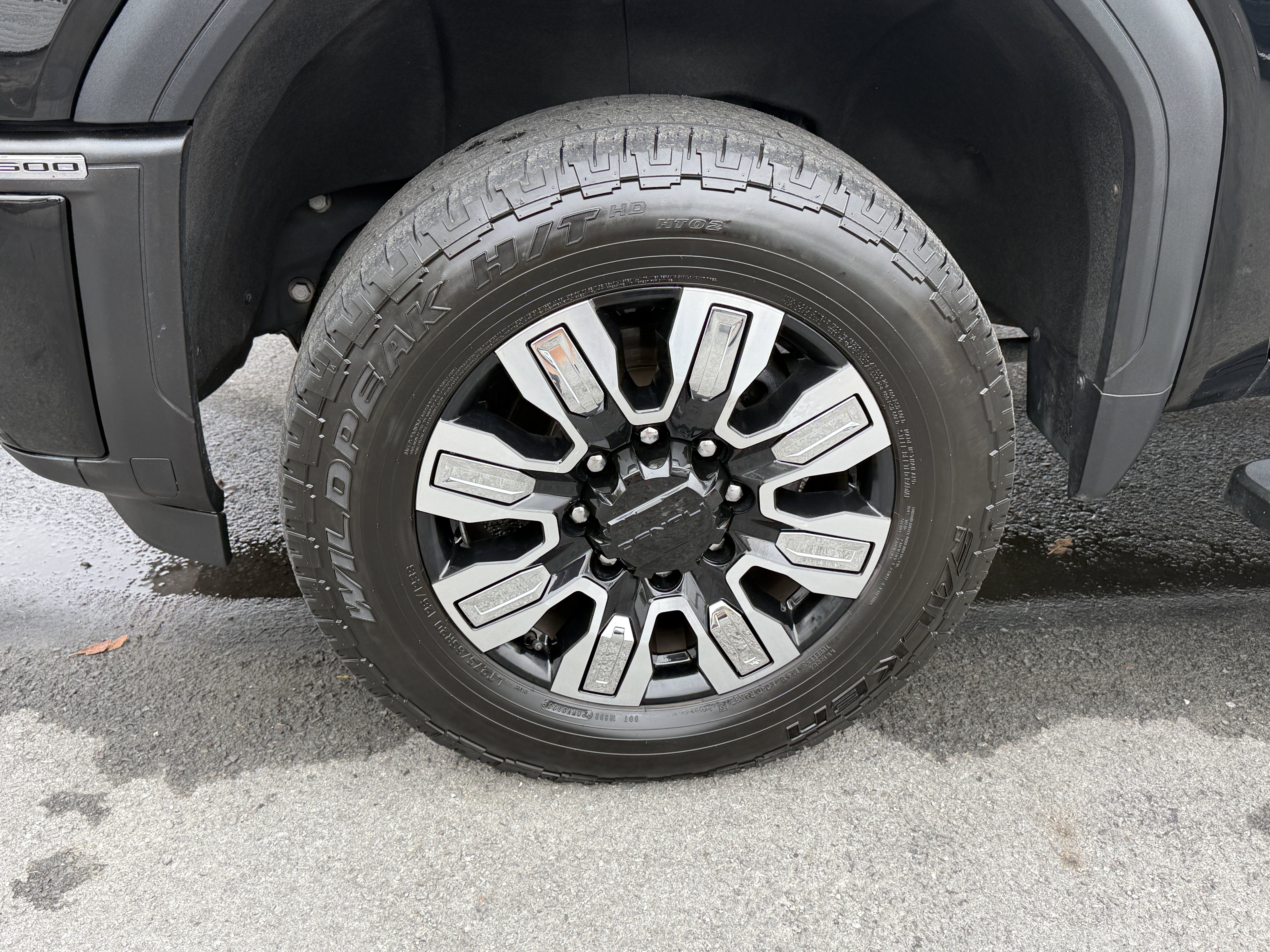 Used 2024 GMC Sierra 2500 Denali w/ Denali Reserve Package AWD/4WD image 9