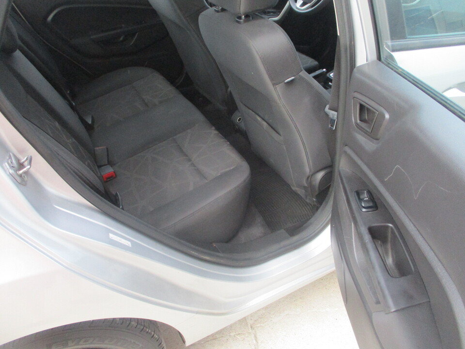 Used 2013 Ford Fiesta SE FWD image 20