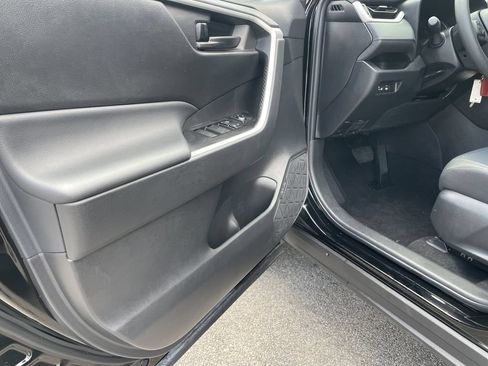Used 2023 Toyota RAV4 LE AWD/4WD image 14
