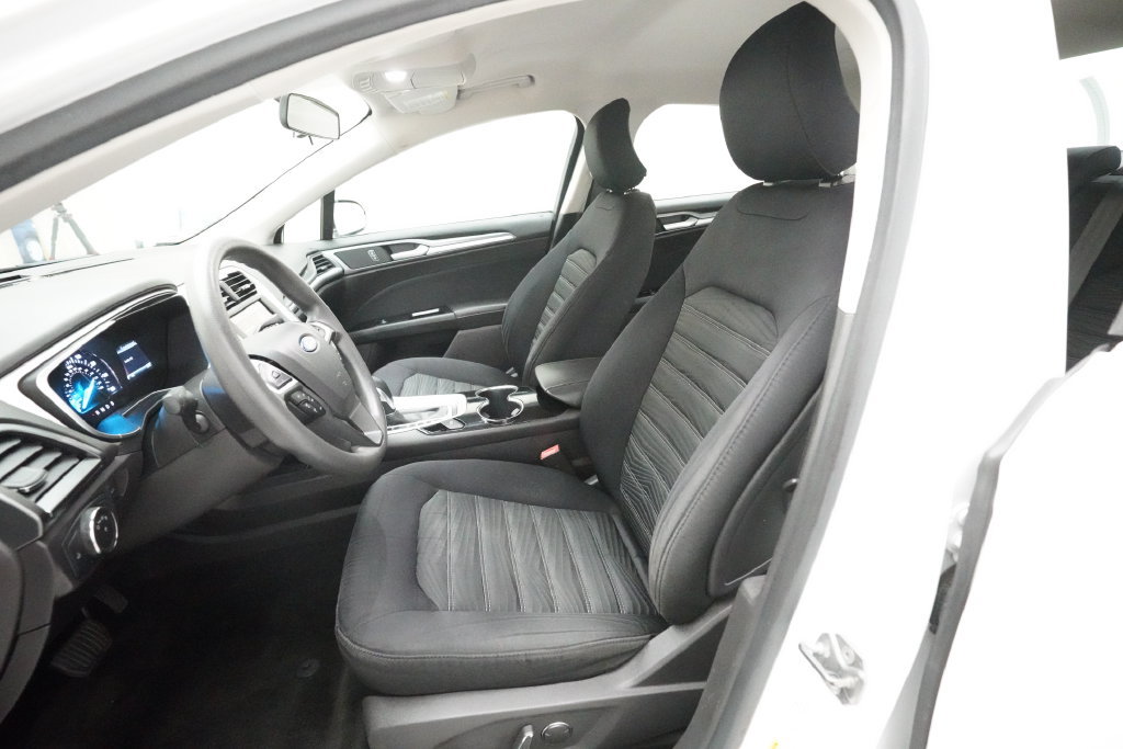 Used 2016 Ford Fusion SE FWD image 7