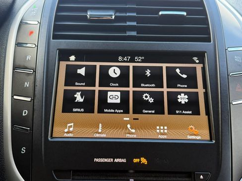 Used 2017 Lincoln MKC Premiere image 36