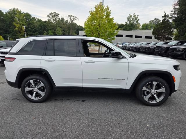 New 2026 Jeep Grand Cherokee Limited w/ Luxury Tech Group II RWD image 10