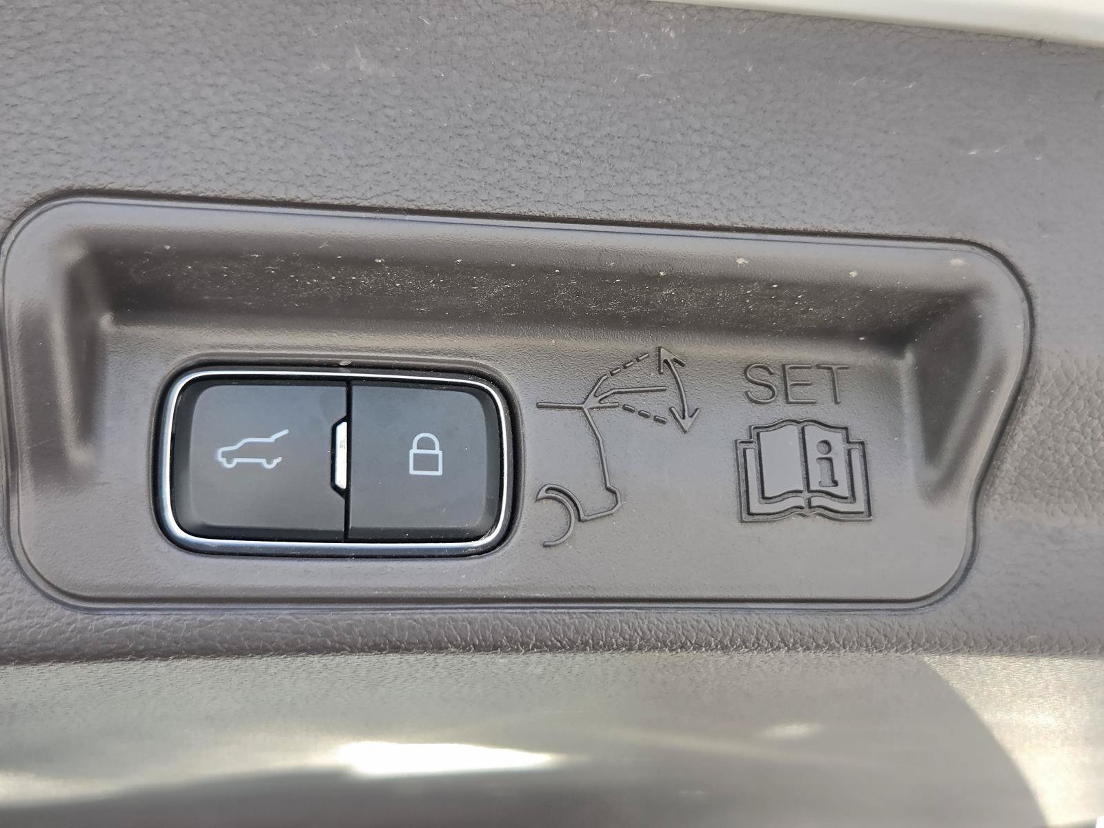 Used 2021 Ford Explorer Platinum w/ Equipment Group 601A AWD/4WD image 11