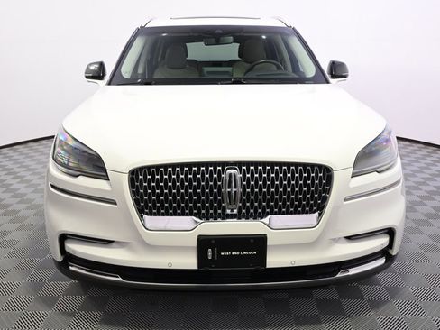 Used 2023 Lincoln Aviator Reserve w/ Equipment Group 201A AWD/4WD image 10