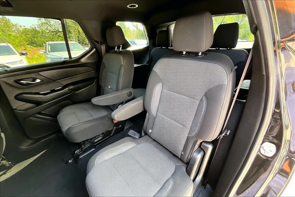 Used 2023 Chevrolet Traverse LT FWD image 36