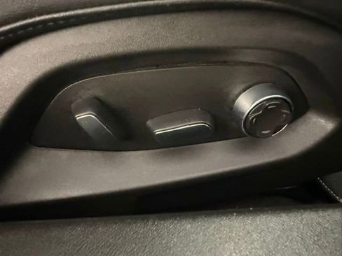 Used 2023 Chevrolet Corvette Stingray w/ Z51 Performance Package image 31